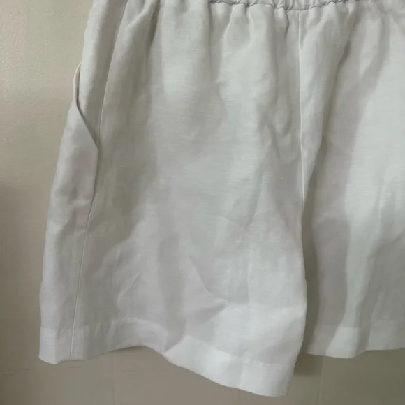 Wilfred Aritzia white high rise linen blend trouser shorts (2) - Picture 4 of 8
